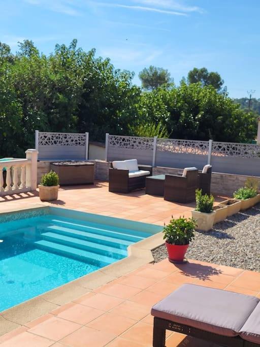 Cosy Rez-De-Jardin De Villa Brignoles Exterior foto